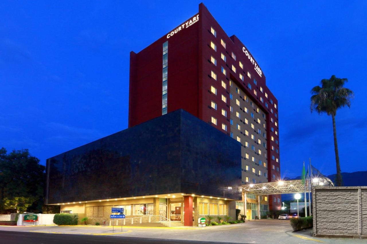 Отель Courtyard Monterrey San Jeronimo Экстерьер фото