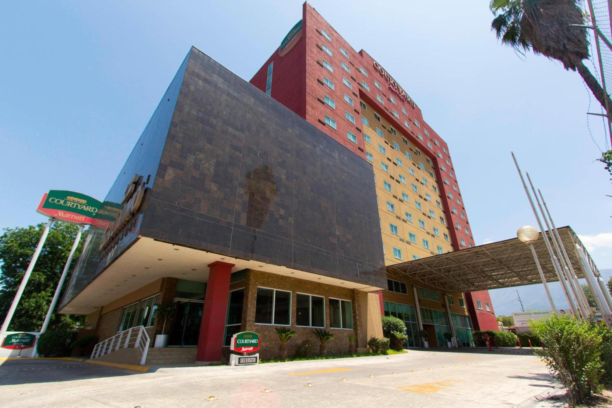Отель Courtyard Monterrey San Jeronimo Экстерьер фото
